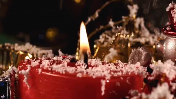 Candele Accese Primo Piano Albero Natale Decorato Sfondo Albero Sempreverde — Video Stock