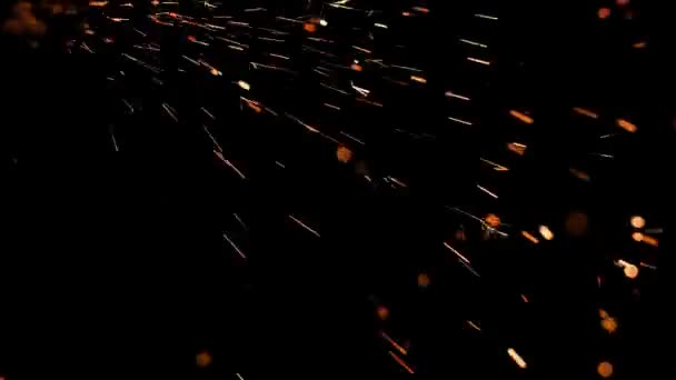 Gece Gökyüzündeki Büyük Ateşten Yanan Kırmızı Kıvılcımlar Yükseliyor Ateş Işık — Stok video