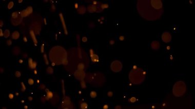 Gece gökyüzündeki büyük ateşten yanan kırmızı kıvılcımlar yükseliyor. Ateş, ışık ve yaşam temasının güzel soyut arkaplanı.