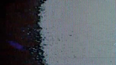 Vintage düğmesi açık, televizyonu kapat. Analog Statik Gürültü dokusu. Tek renkli, siyah-beyaz titreşimli ses. Ekran hasarı TV efektleri ve objeler. VHS. Kötü müdahale.