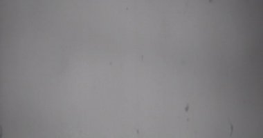 Siyah ve Beyaz, Tek Krom Evrensel Geri sayım Film Lideri. 10 'dan 0' a geri sayım saati. Detaylar, çizikler, işaretler ve tahıllarla dolu eski bir filmin etkisi. Olumsuz makara. Film Yanığı 4K FX Efekti