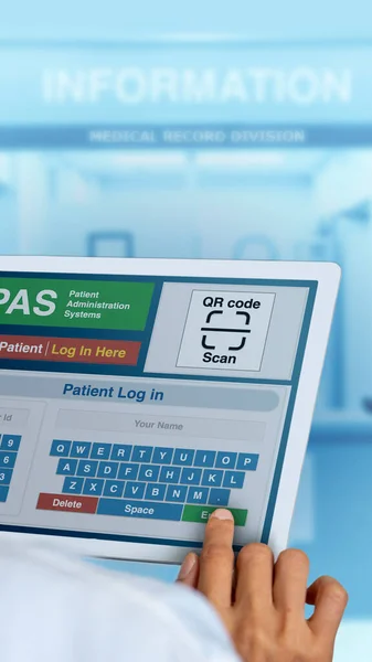 Vertikalt Foto Någon Hand Håller Elektronisk Tablett Visar Patientregistrering Ansökan — Stockfoto