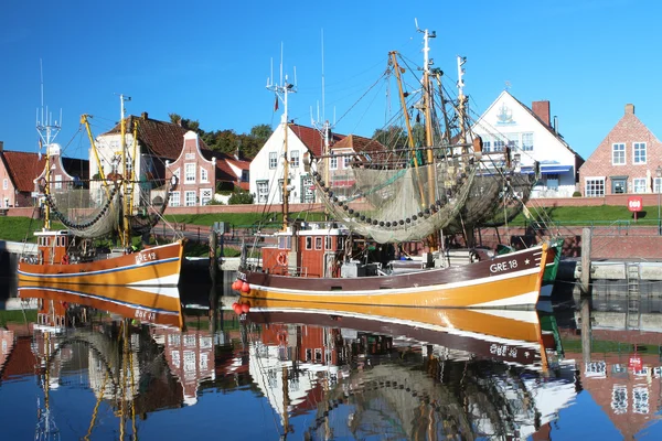 Krevety fréza v přístavu — Stock fotografie