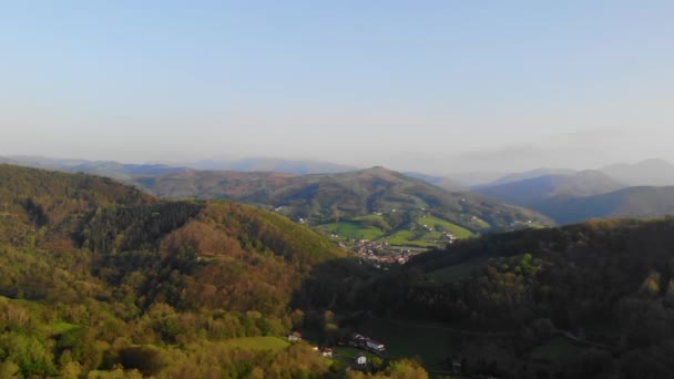Widok Lotu Ptaka Szczyt Góry Kraju Basków Scena Lotnicza Dronem — Wideo stockowe