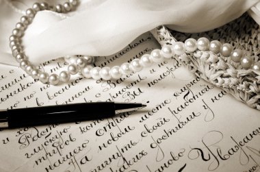 Vintage sahne. kalem mücevher ile mektup