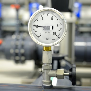 kazan dairesi içinde endüstriyel barometre