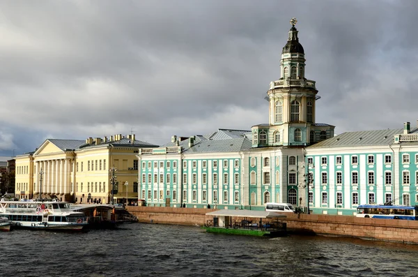 Vista general del terraplén de San Petersburgo — Foto de Stock