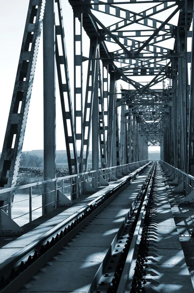 Old vintage railway bridge over river — Stock Photo, Image