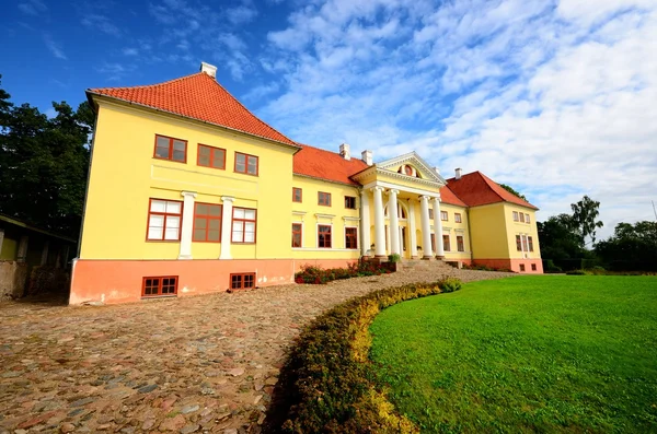 Staré sídlo bývalého ruského impéria. durbes hrad, Lotyšsko — Stock fotografie