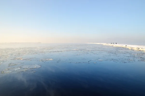 Baltiska havet på vintern — Stockfoto