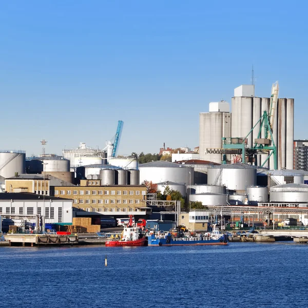 Oil fuel tanks in the port — Stock Photo, Image