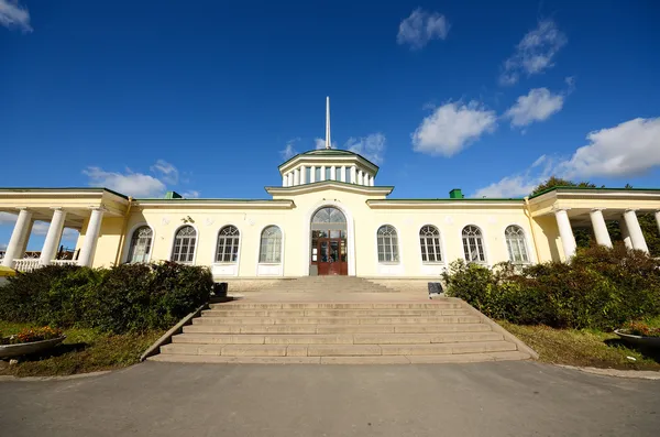 Старый особняк бывшей Российской империи. Павловск, Россия — стоковое фото