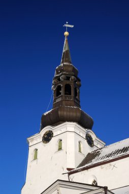 Kışın Tallinn eski şehir bölümü. Estonya