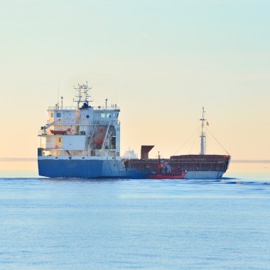 kargo gemisinde yelken