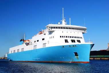 bir feribot liman girme. Ventspils, Letonya