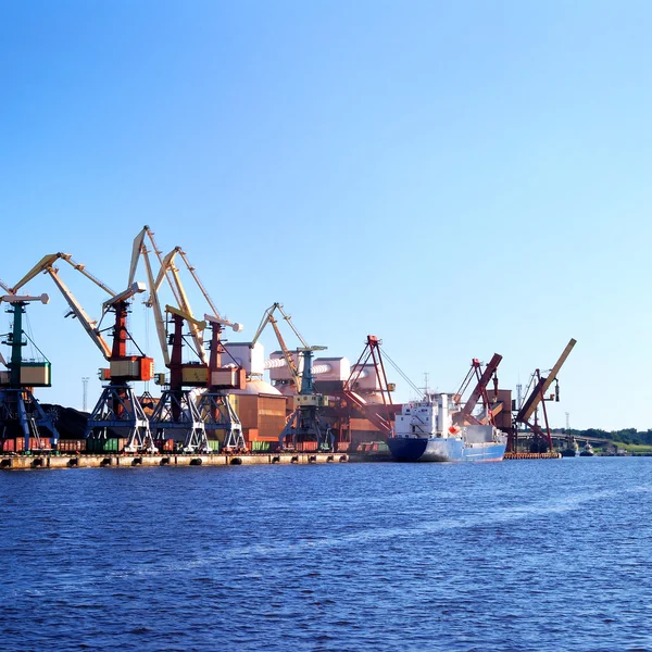 Cargo terminal i ventspils, larvia. brett Visa — Stockfoto