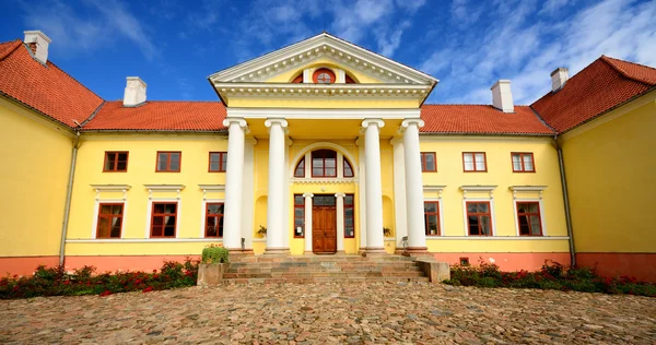 Staré sídlo bývalého ruského impéria. durbes hrad, Lotyšsko — Stock fotografie