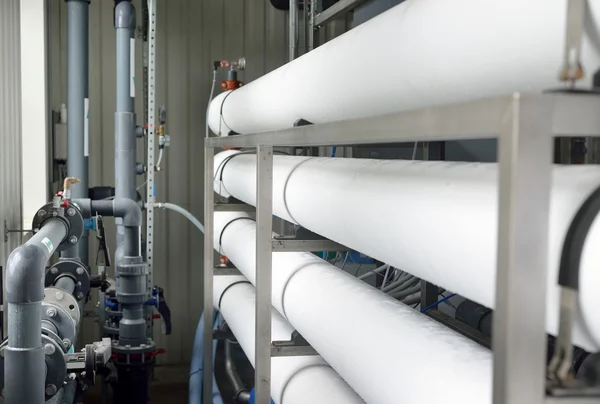 Gasoducto de agua industrial en una sala de calderas — Foto de Stock