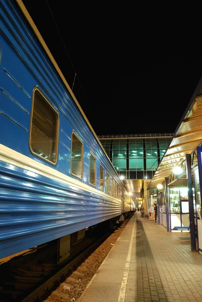 Trein op het station — Stockfoto