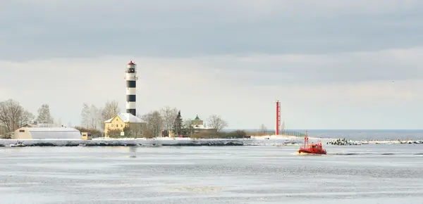 Faro di Riga in luce drammatica — Foto Stock