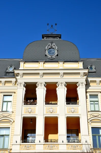 Stary zabytkowy budynek w Rydze, Łotwa — Zdjęcie stockowe