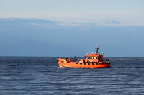 Πιλοτικά πλοίο στη θάλασσα — Φωτογραφία Αρχείου