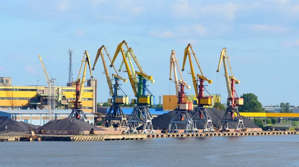Puerto de carga. Ventspils terminal, Letonia — Foto de Stock