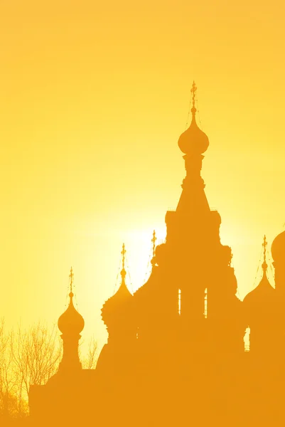 Kirche des Erlösers auf Blut in sait petersburg bei Sonnenuntergang — Stockfoto