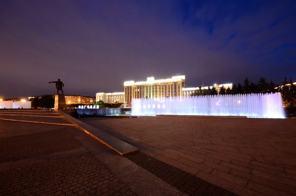 Moscow square in Saint-Petersburg by night — Stock Photo, Image