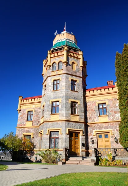 Antiguo castillo en Sigulda, Letonia —  Fotos de Stock