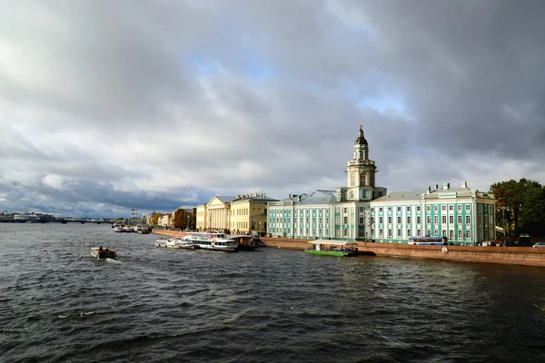 General view on Saint-Petersburg embankment — Stock Photo, Image