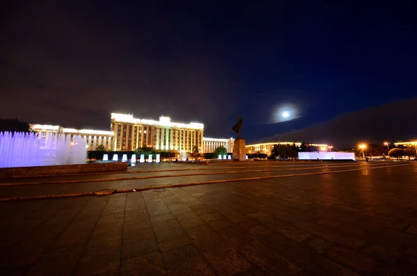 Moscow square in Saint-Petersburg by night — Stock Photo, Image