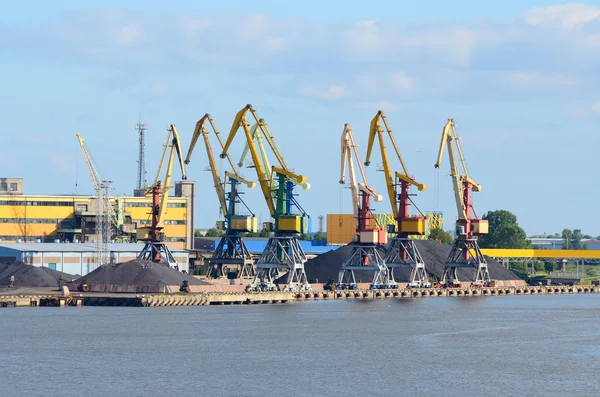 Puerto de carga. Ventspils terminal, Letonia — Foto de Stock