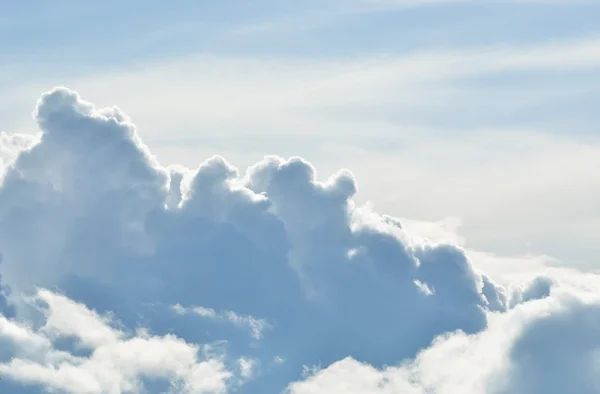 Cloudscape klasyczne. błękitne niebo chmury ozdobnych — Zdjęcie stockowe