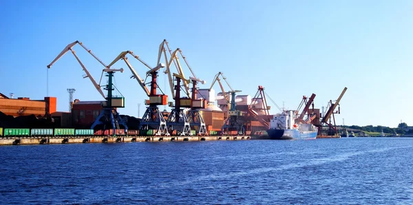 Terminal de carga de Ventspils, Larvia. Vista ampla — Fotografia de Stock