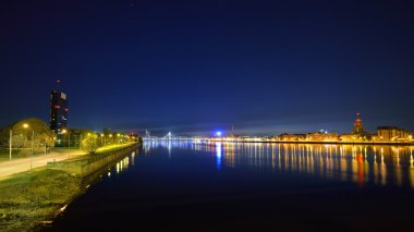 Genel Görünüm riga ve daugava Nehri üzerinde