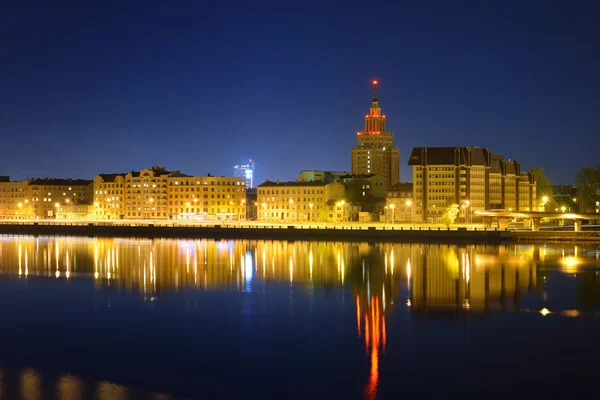 Vue générale sur Riga et la rivière Daugava — Photo