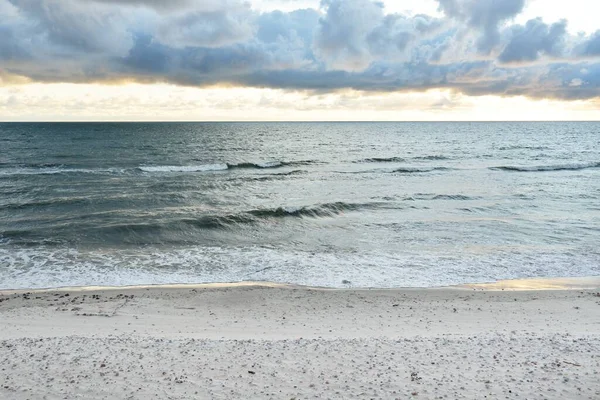 Берег Балтийского Моря Песчаные Дюны Пляж После Шторма Закат Мягкий — стоковое фото