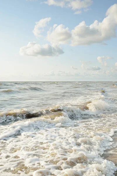 Costa Mar Báltico Depois Tempestade Pôr Sol Luz Solar Dourada — Fotografia de Stock