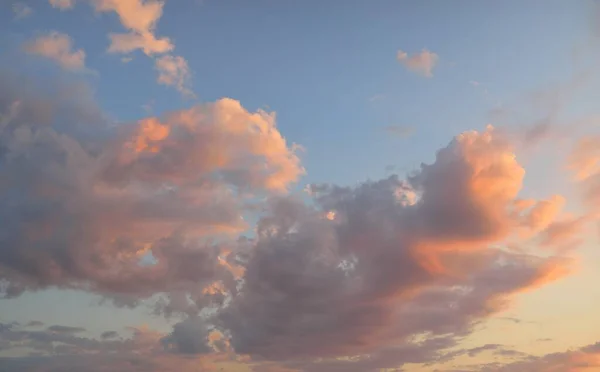 Clear Blue Sky Pink Golden Cirrus Cumulus Clouds Storm Sunset — Stock Photo, Image