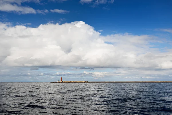 Oostzee Bij Zonsondergang Dramatische Blauwe Lucht Storm Sier Cumulus Wolken — Stockfoto