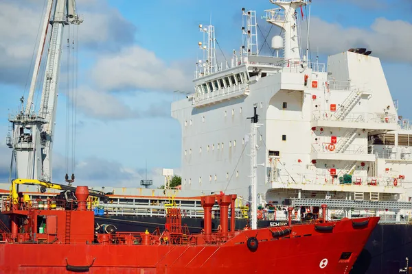 Vrachtschepen Laden Haven Terminal Kranen Achtergrond Oostzee Bunkeren Brandstof Elektriciteitsopwekking — Stockfoto