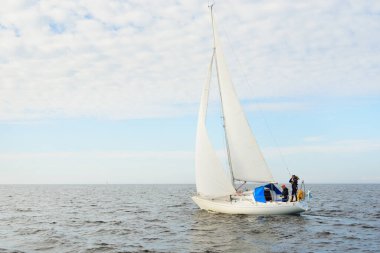 ulaşım, fotokopi alanı, panoramik, deniz kenarı, liman, marina, yat, turizm, sakin, klasik, romantik, hobi, yarış, Almanya, İskandinavya, Norveç, İsveç, deniz manzarası, Avrupa, yat, kovalamaca, yelkencilik, hız, ekip, yarış, takım çalışması, denizcilik,