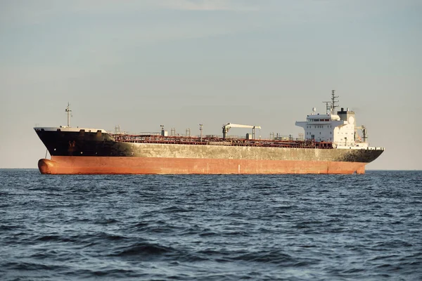 Großes Frachtschiff Chemikalientanker 184 Meter Länge Das Bei Sonnenuntergang Auf — Stockfoto