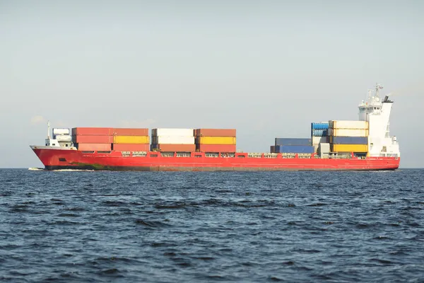 Großes Fracht Containerschiff 141 Meter Lang Auf Der Ostsee Güterverkehr — Stockfoto