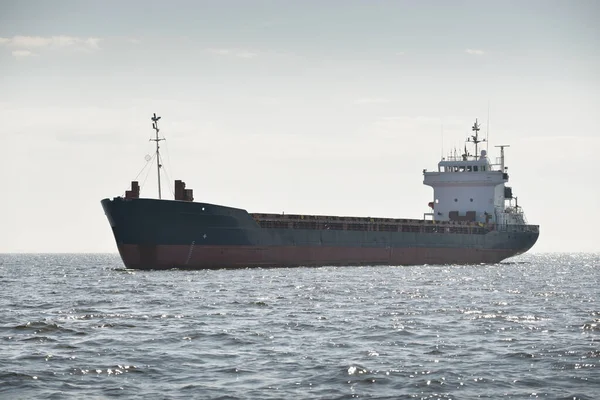 Genel Kargo Gemisi Metre Uzunluğunda Baltık Denizi Nde Yol Alıyor — Stok fotoğraf