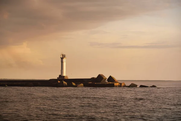 Östersjön Efter Stormen Panoramautsikt Från Segelbåt Fyren Dramatisk Solnedgång Himmel — Stockfoto