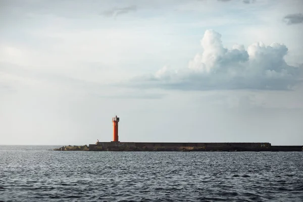 Baltské Moře Bouři Panoramatický Výhled Plachetnice Maják Dramatický Západ Slunce — Stock fotografie