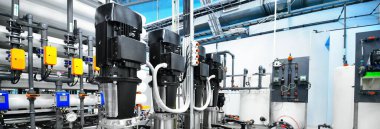 Ters osmoz endüstriyel şehir su arıtma istasyonu için pompa istasyonu. Geniş açı açısı