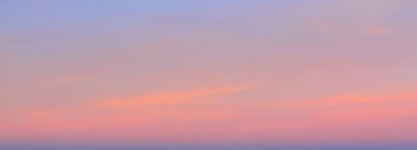 Clear Blue Sky Glowing Pink Golden Cirrus Cumulus Clouds Storm — Stock Photo, Image